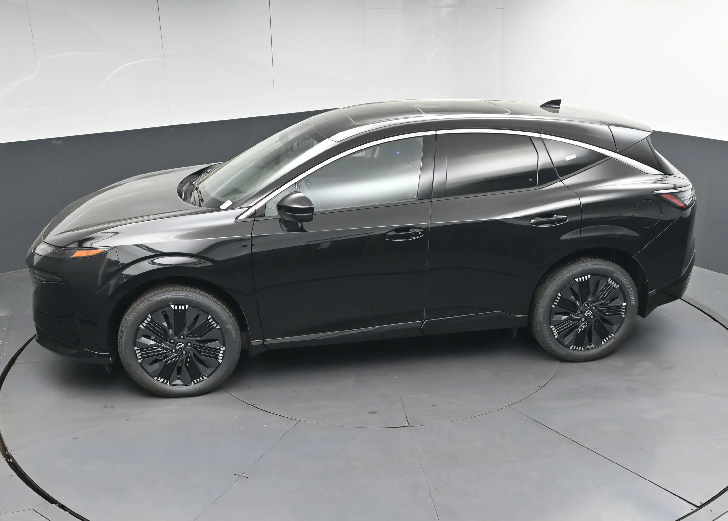 New 2026 Super Black Nissan Platinum image 38