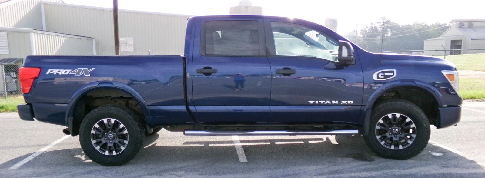 Used 2017 Deep Blue Pearl Nissan PRO-4X image 5