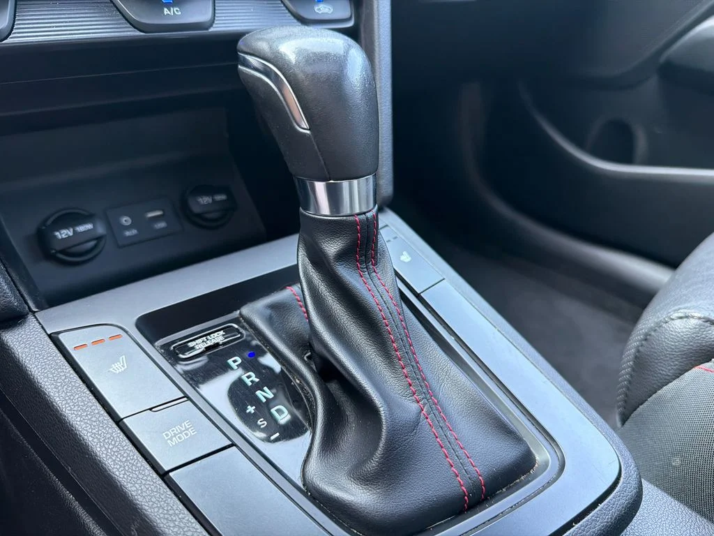 Used 2019 Silver Hyundai Sport image 31