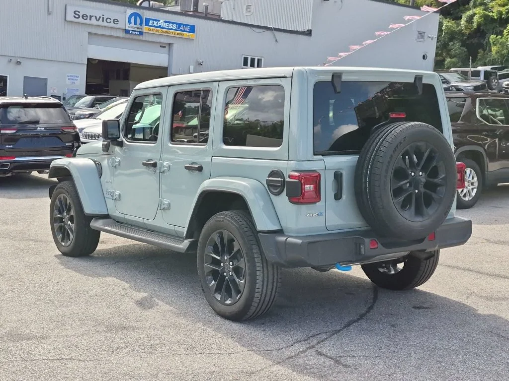Used 2024 Gray Jeep Sahara 4xe image 9