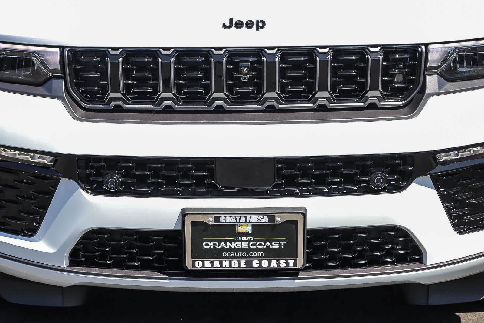 New 2026 Bright White Clear-Coat Exterior Paint Jeep Summit image 9