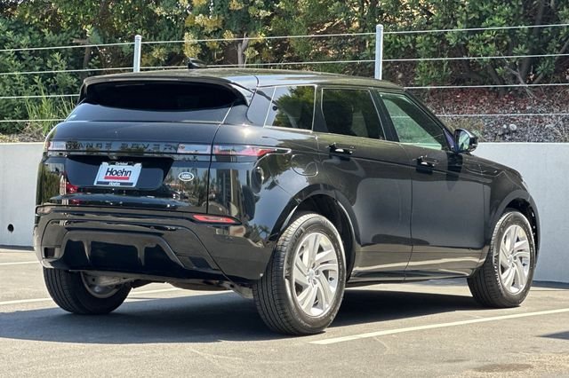 Used 2022 Black Land Rover Dynamic image 5