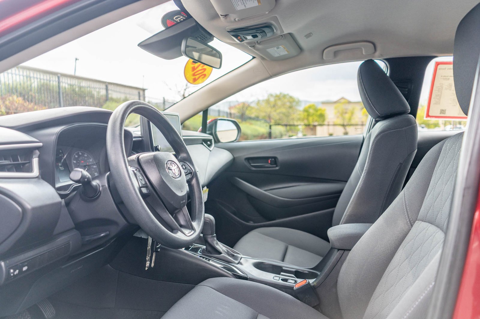 Certified Used 2025 Pearl Toyota LE image 15