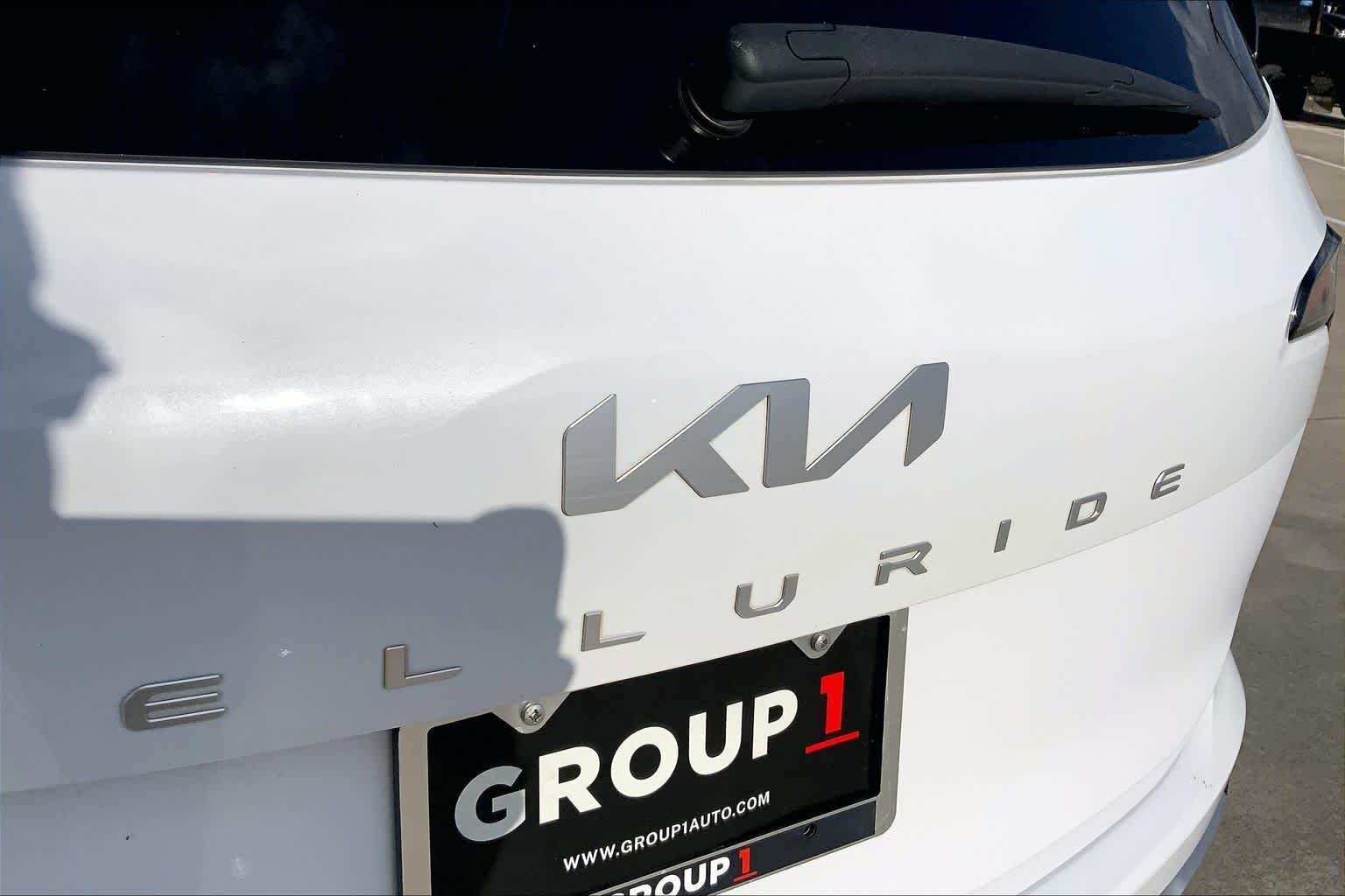 Used 2024 Glacial White Pearl Kia EX image 30