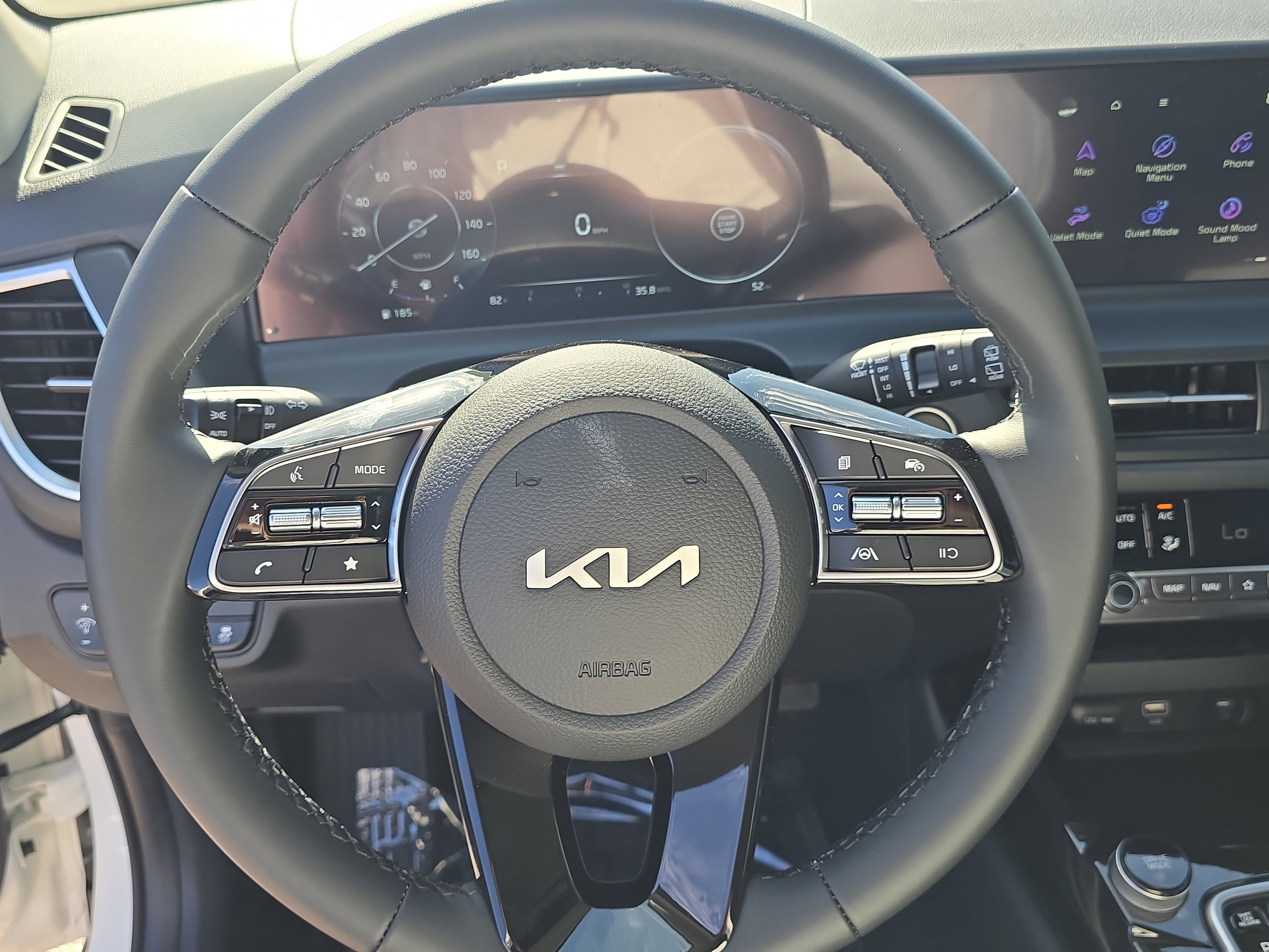 New 2026 Snow White Pearl Kia EX image 27