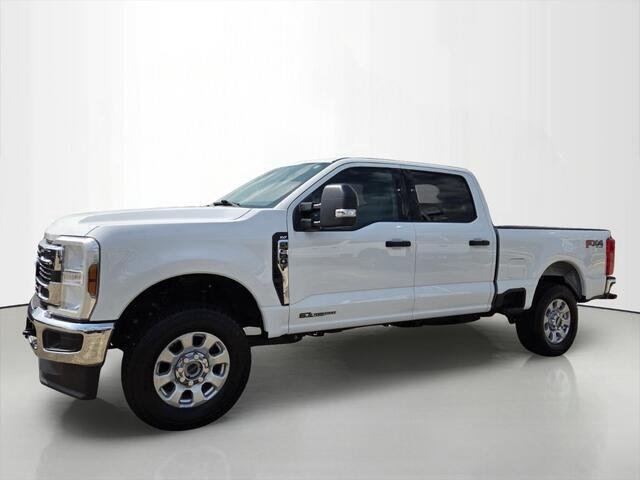 Used 2024 Oxford White Ford XLT image 1
