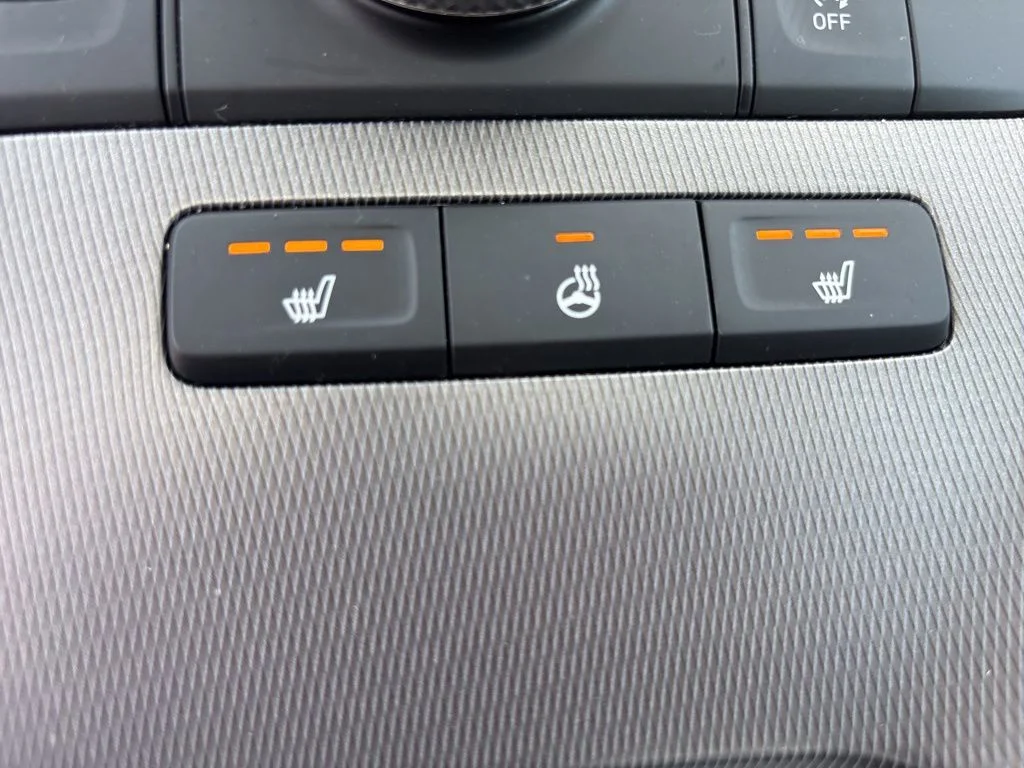 Used 2022 Silver Hyundai SEL image 26