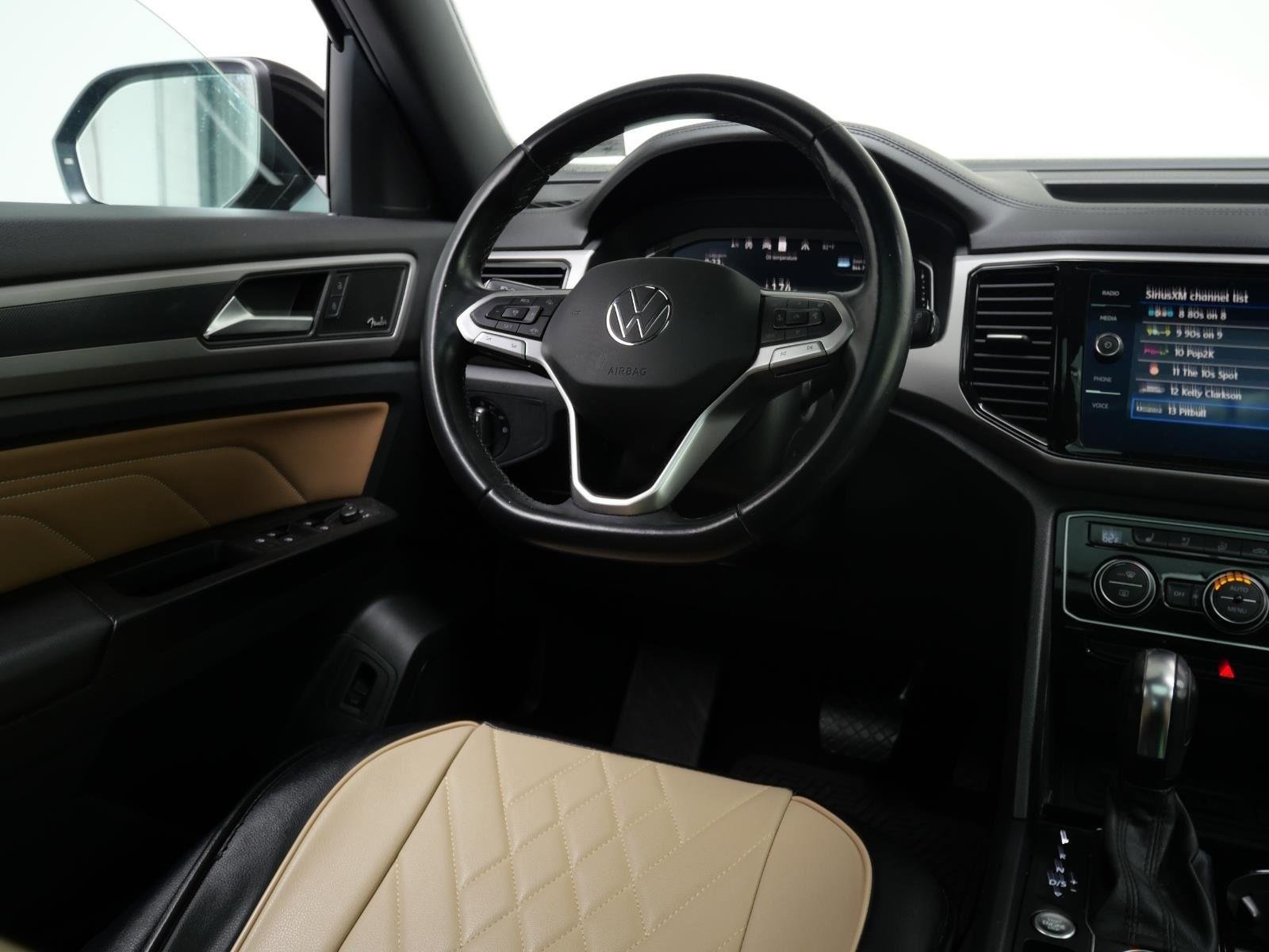 Used 2020 Deep Black Pearl Volkswagen 3.6L V6 SEL Premium image 30