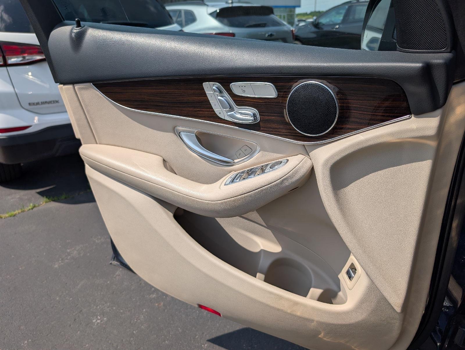Used 2019 Lunar Blue Metallic Mercedes-Benz GLC 300 image 11