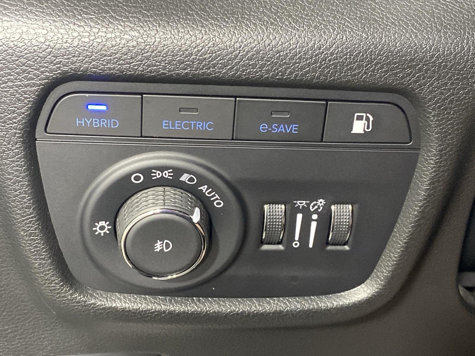 Used 2023 Rocky Mountain Pearlcoat Jeep  image 36