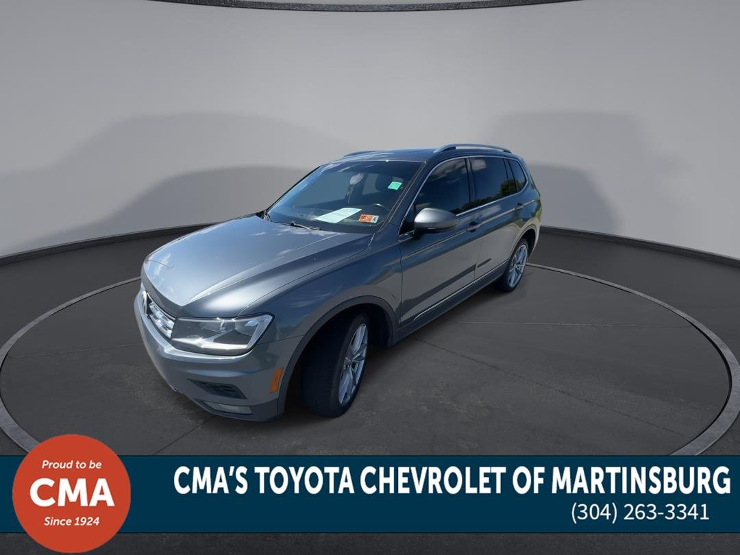 Used 2019 Platinum Gray Metallic Volkswagen SE image 4