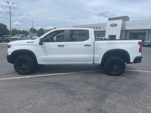 Used 2025 White Chevrolet ZR2 image 10