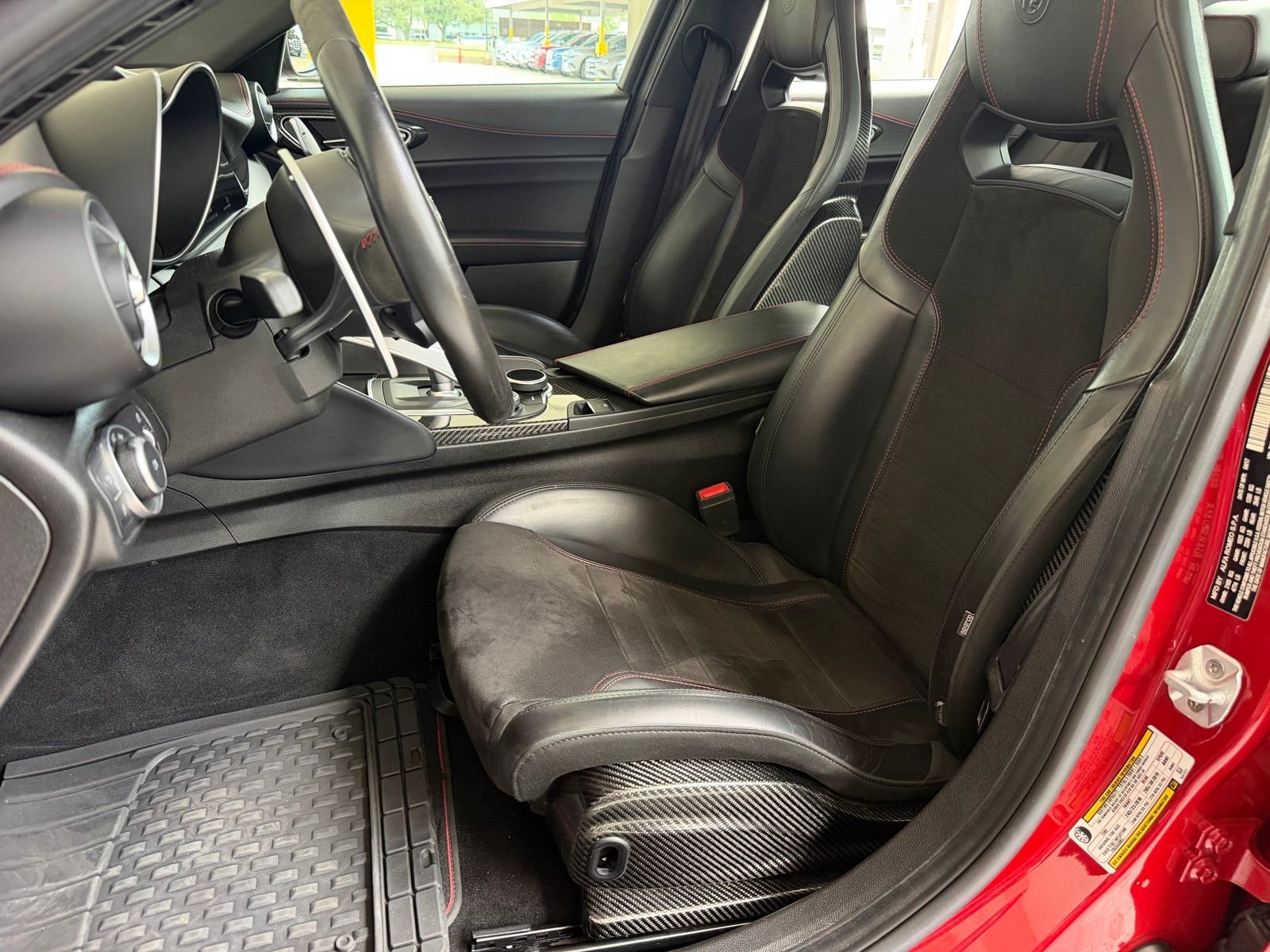 Used 2017  Alfa Romeo Quadrifoglio image 8