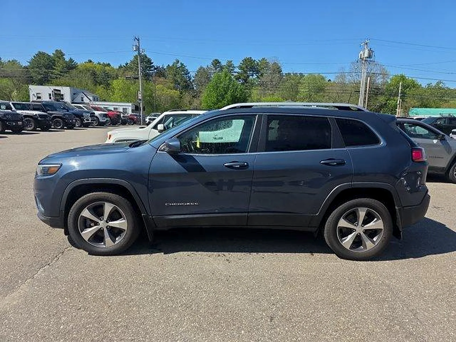 Used 2019 Blue Shade Pearlcoat Jeep Limited 4x4 image 2