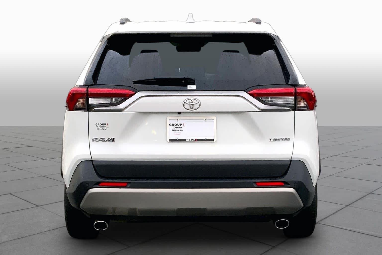 Used 2023 Wind Chill Pearl Toyota Limited image 5