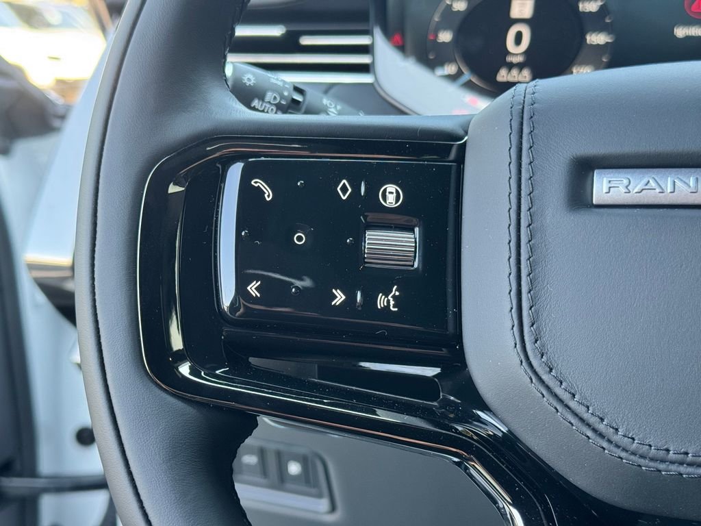 New 2026 Fuji White LAND ROVER Dynamic SE image 16