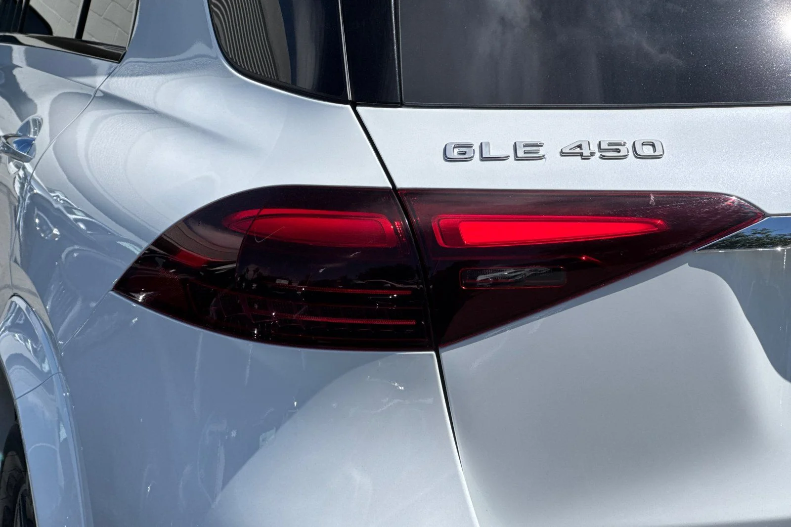 Certified Used 2026 White Mercedes-Benz GLE 450 image 35