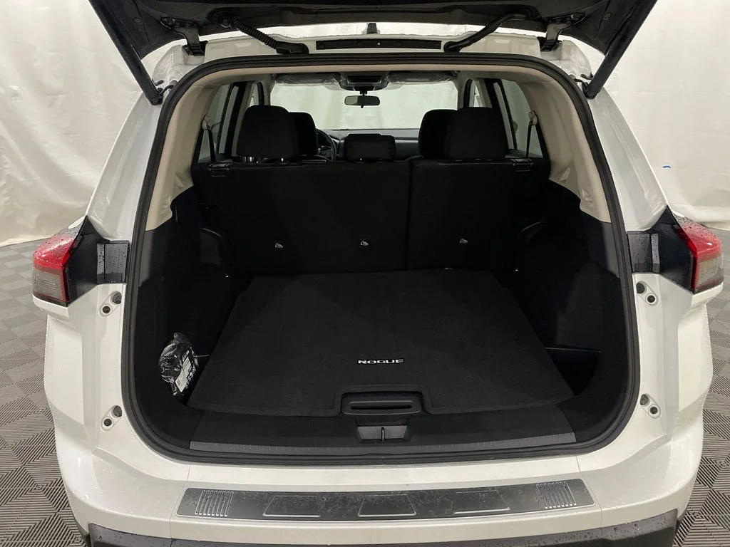 New 2026 Everest White Pearl TriCoat Nissan SV image 7