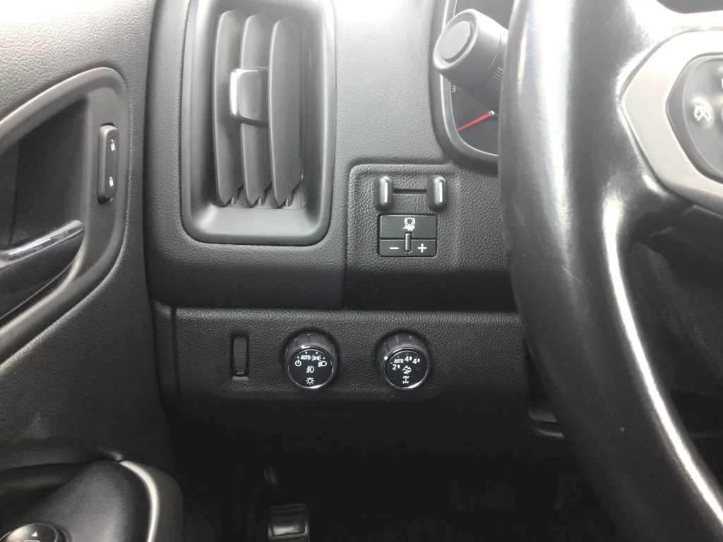 Used 2021 BLACK Chevrolet 4WD ZR2 image 14