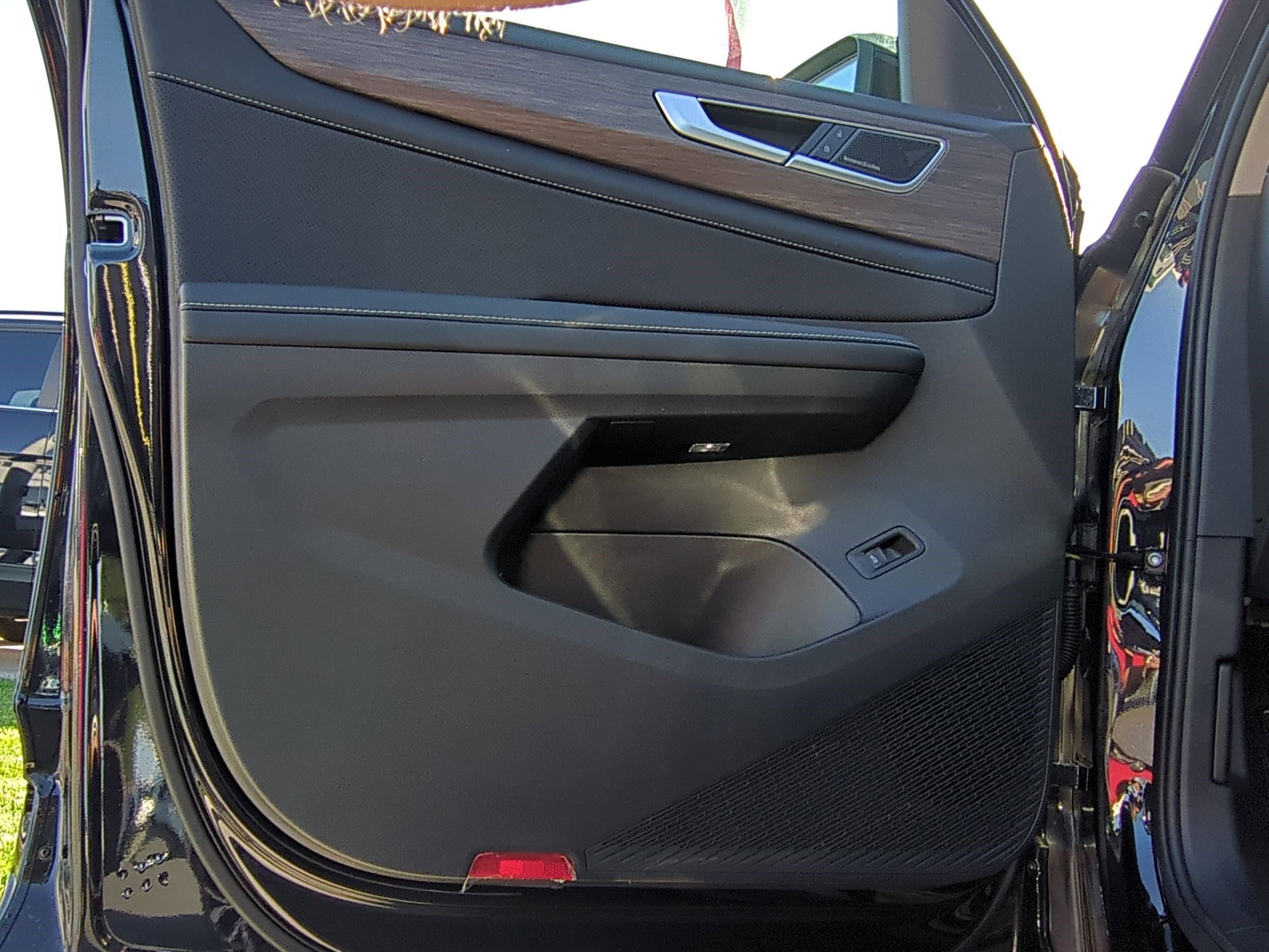 2026 Volkswagen Atlas SEL Premium R-Line - Photo 8