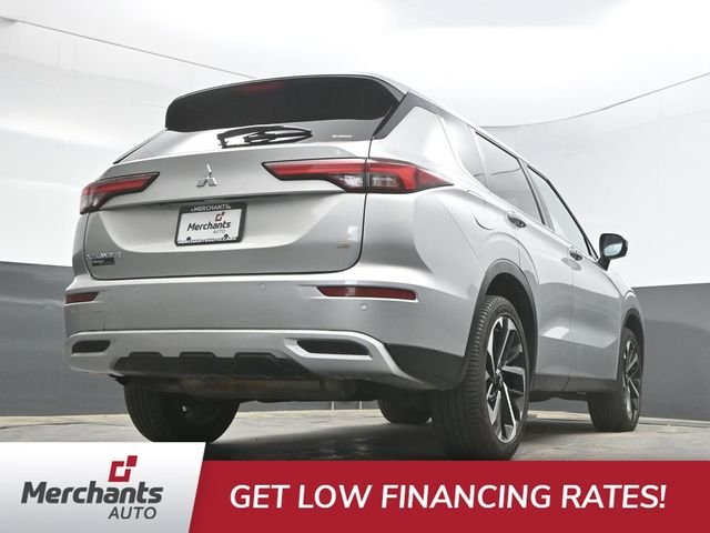 Used 2024 Silver Mitsubishi SE image 40