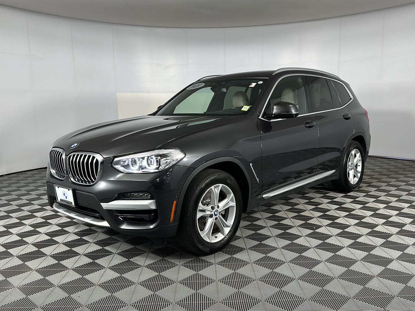 Used 2021 Dark Graphite Metallic BMW xDrive30i image 7