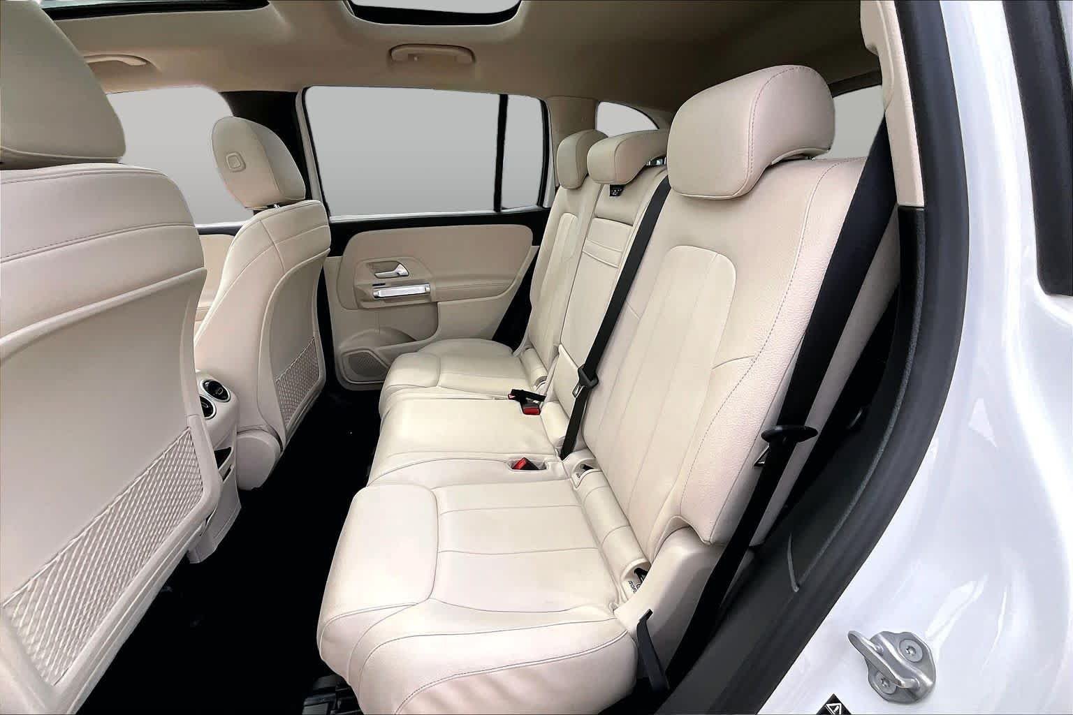 Used 2020 Polar White Mercedes-Benz GLB 250 image 20