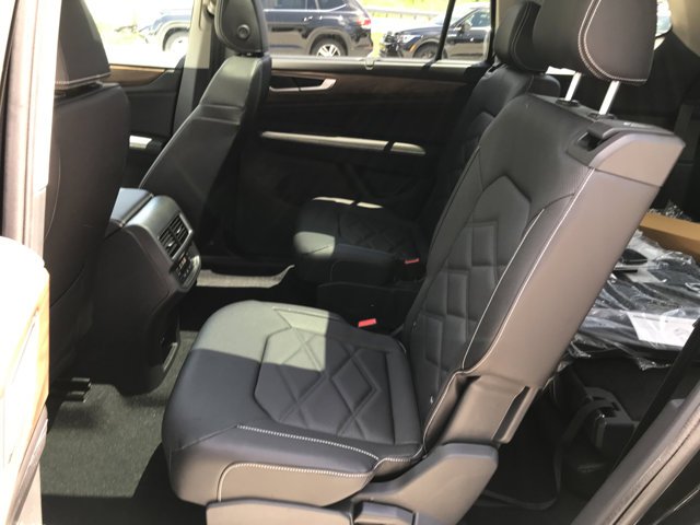 New 2026 Deep Black Pearl Volkswagen 2.0T SE w/Technology image 25