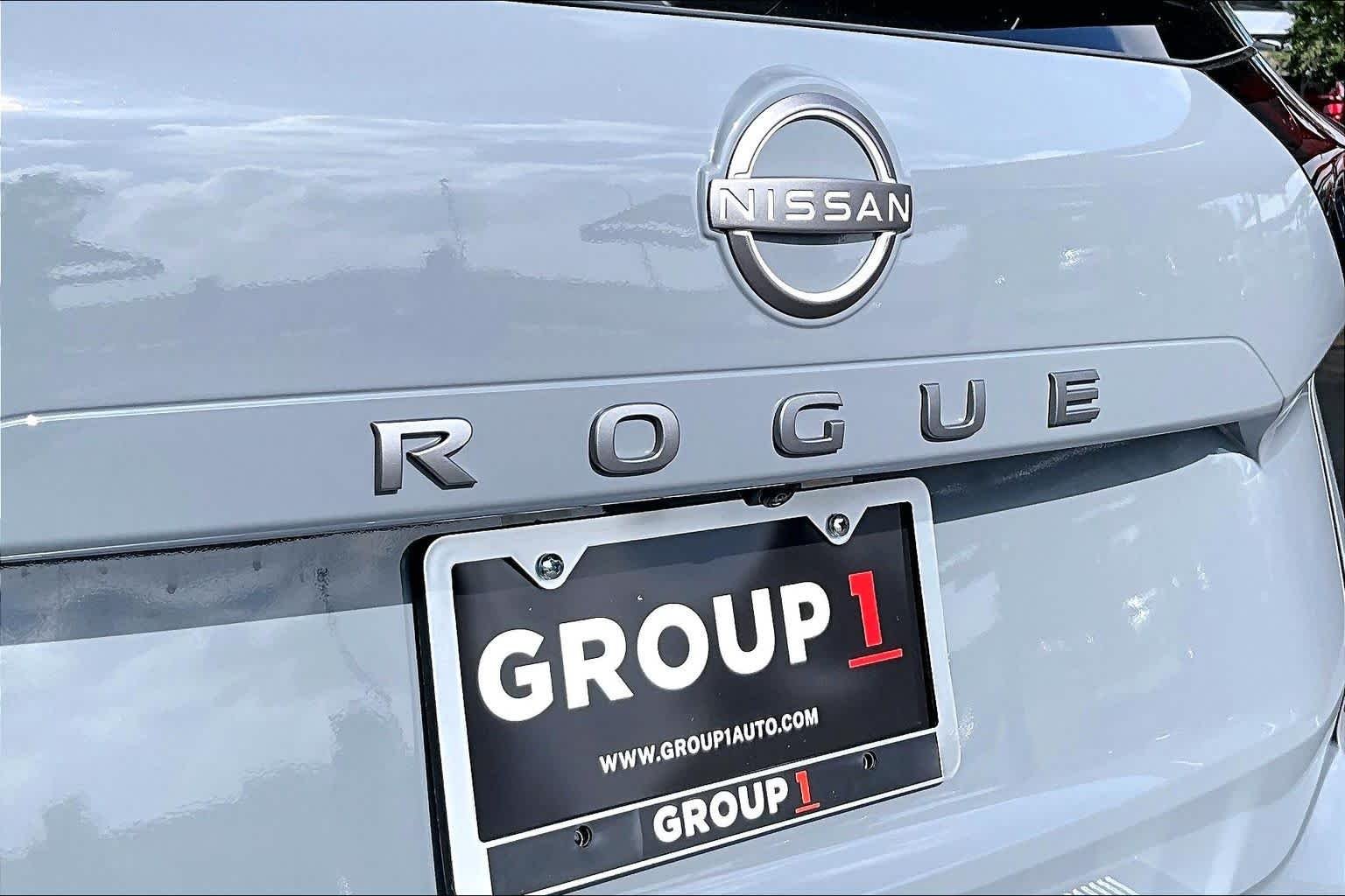 New 2026 Boulder Gray Pearl Nissan SV image 15