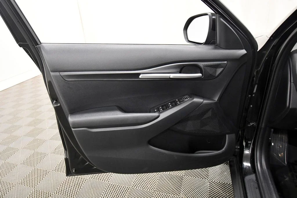 Certified Used 2026  Kia LX image 13