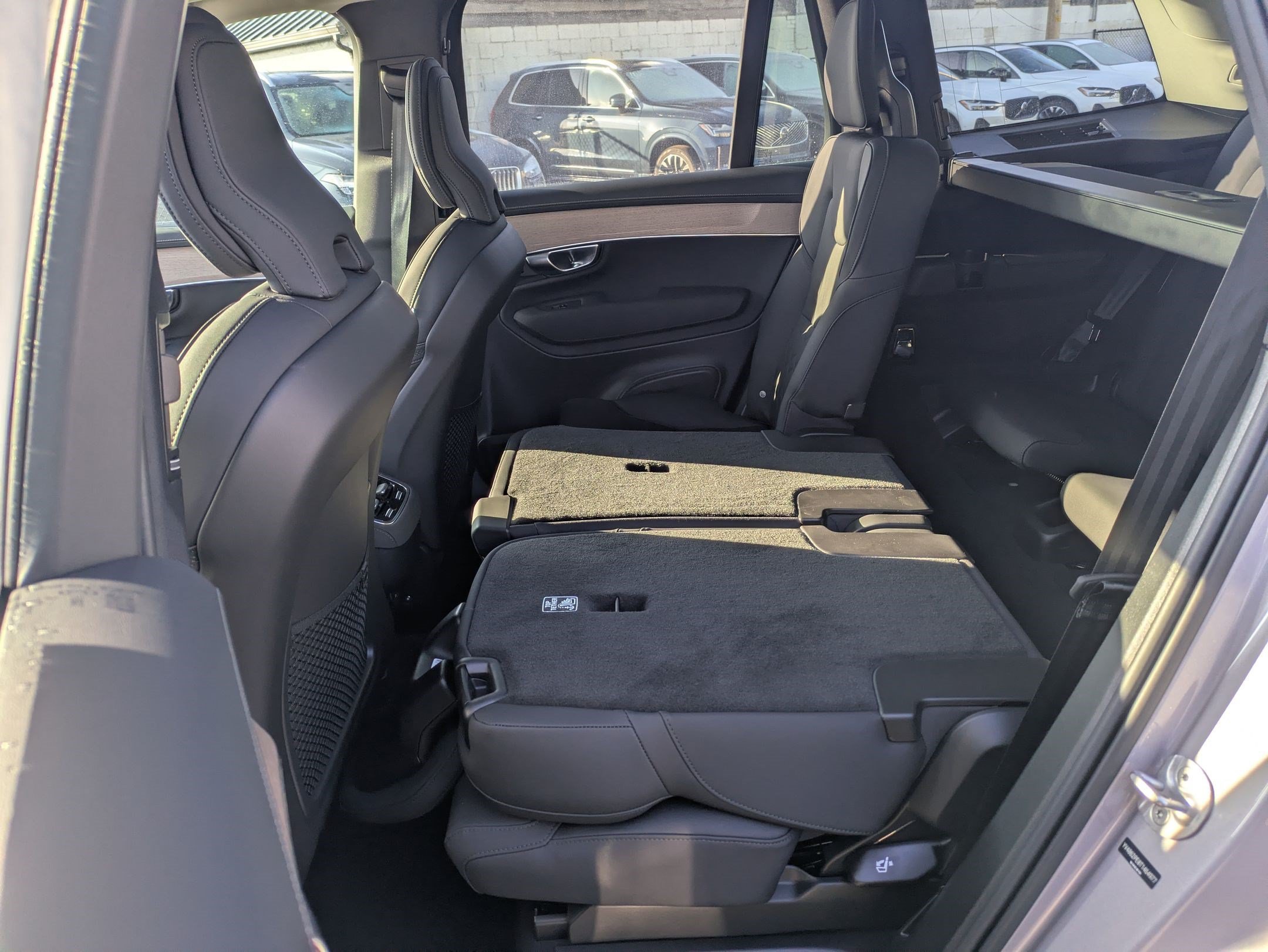2026 Volvo XC90 Plus - Photo 16