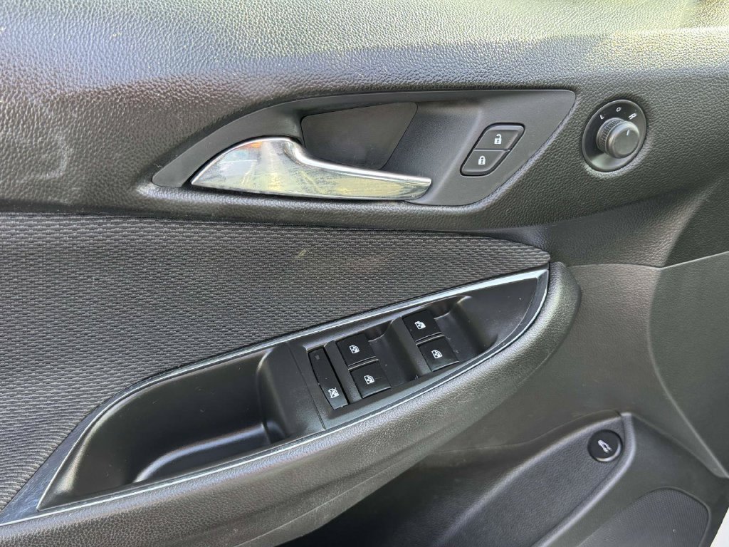 Used 2017 White Chevrolet LT image 18