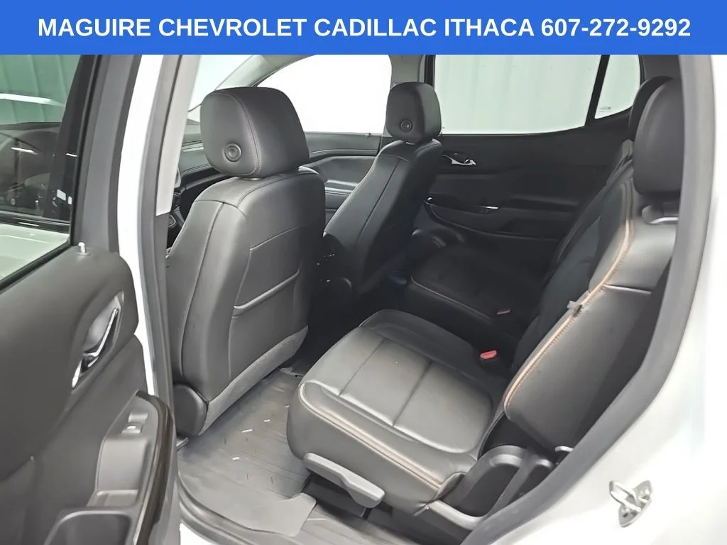 Used 2023 White GMC AT4 image 33