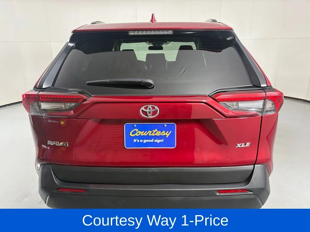 Used 2025 Red Toyota XLE image 9