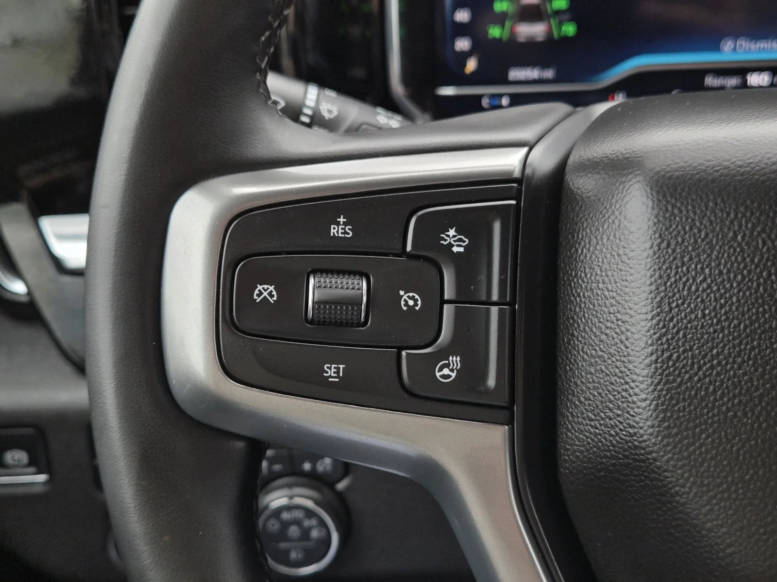 Used 2025 Summit White Chevrolet LT image 12