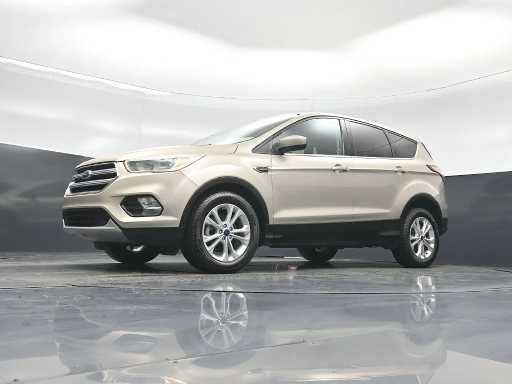 Used 2017 Gold Ford SE image 39