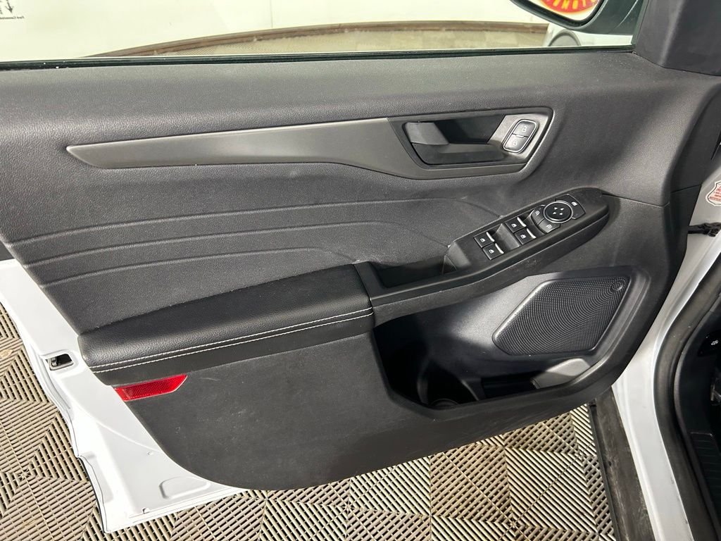 Used 2025 Silver Ford Active image 12