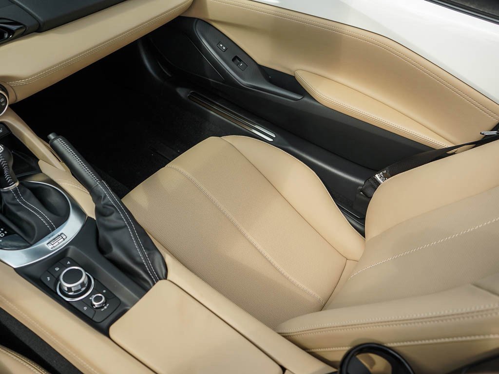 New 2025 Snowflake White Pearl Mazda Grand Touring image 22