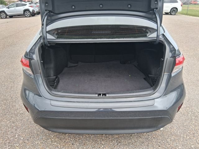 Used 2024  Toyota LE image 5