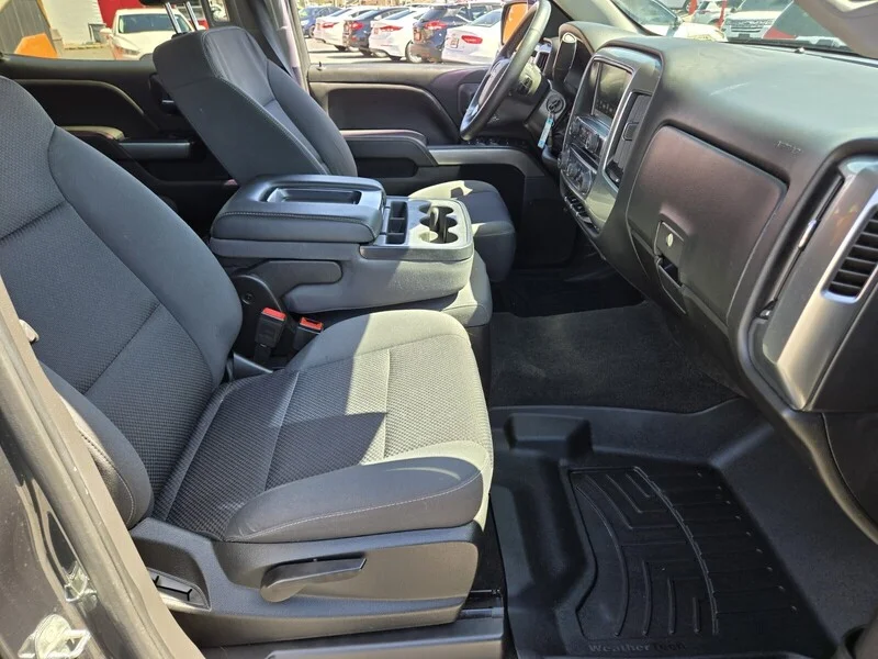 Used 2018 Graphite Metallic Chevrolet LT image 11