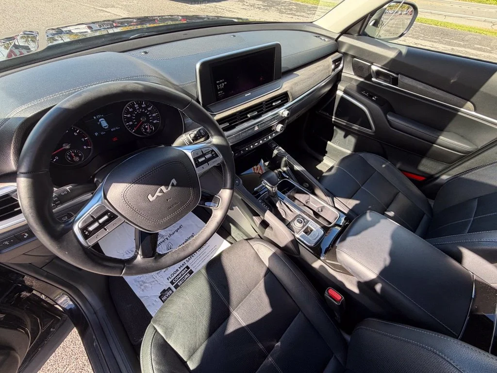 Used 2022 Black Kia EX image 13