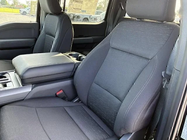 New 2026 Agate Black Metallic Ford XLT image 32