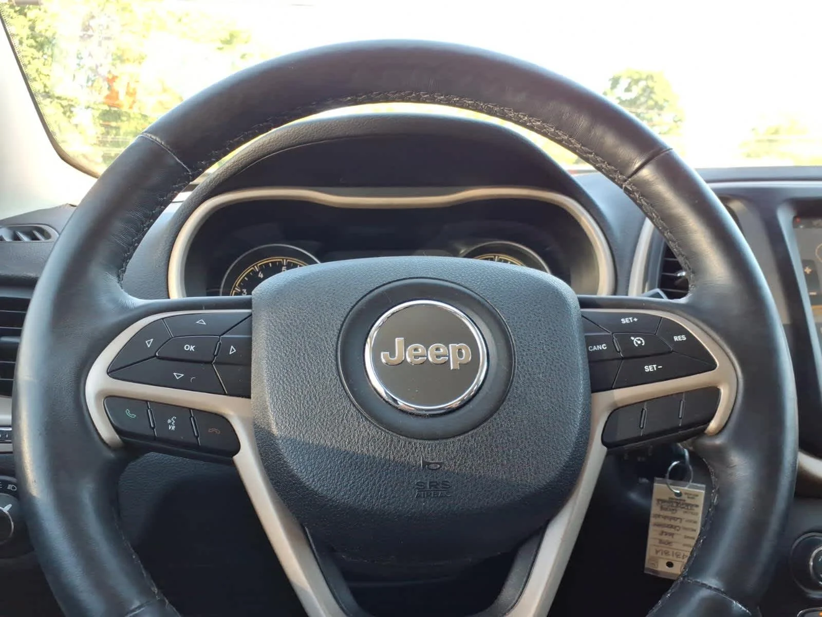 Certified Used 2018 Granite Crystal Met. Clear Coat Jeep Latitude Tech Connect image 26