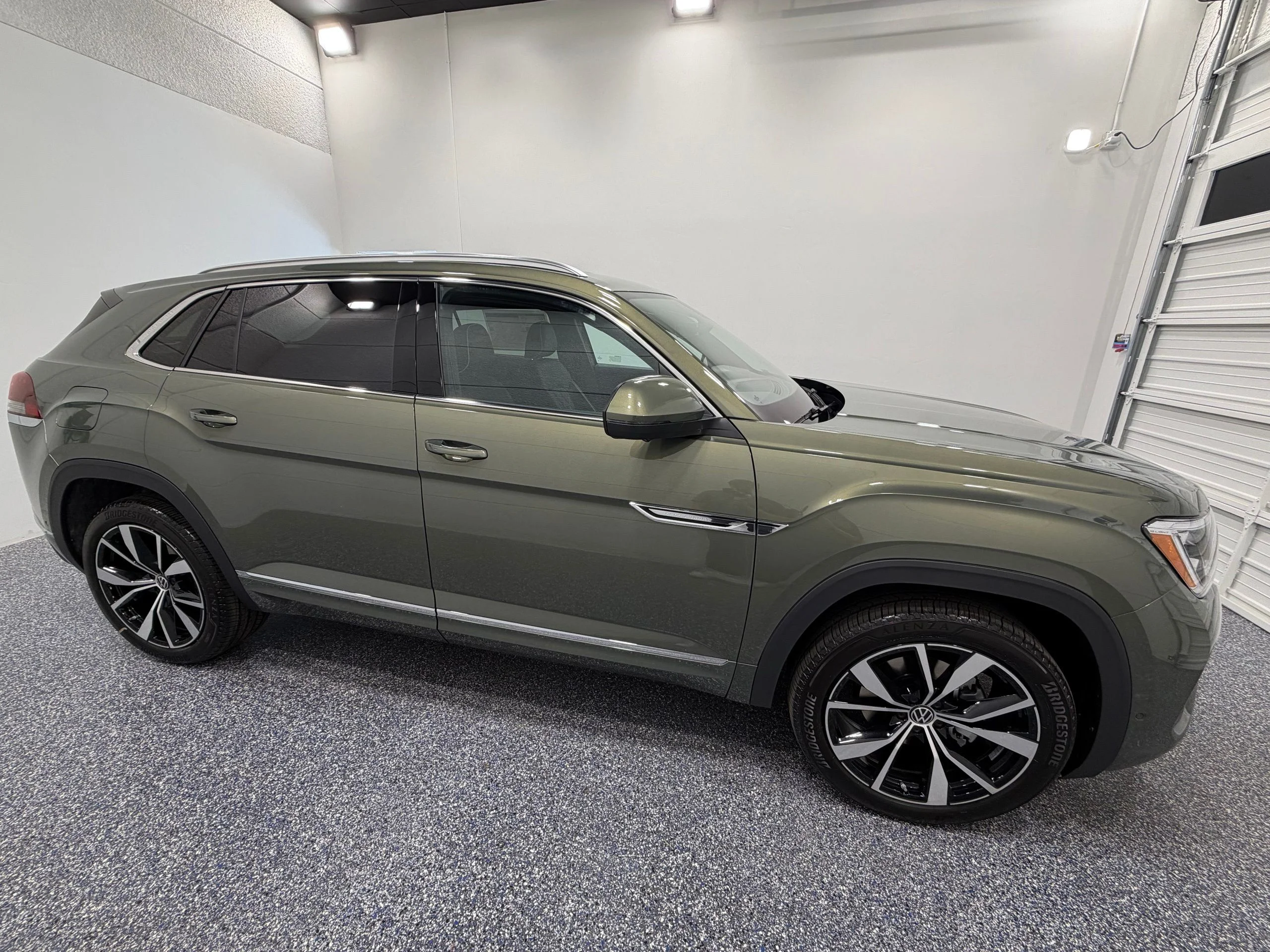 New 2026  Volkswagen 2.0T SEL Premium R-Line image 9