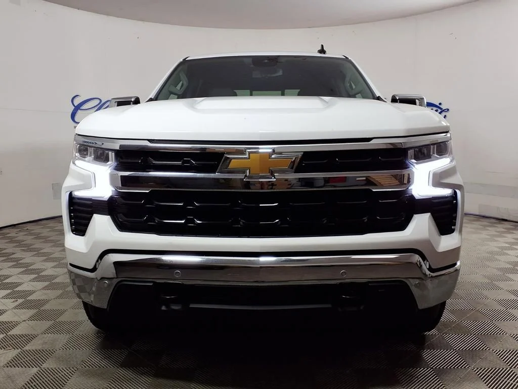 New 2026 Summit White Chevrolet LT image 3