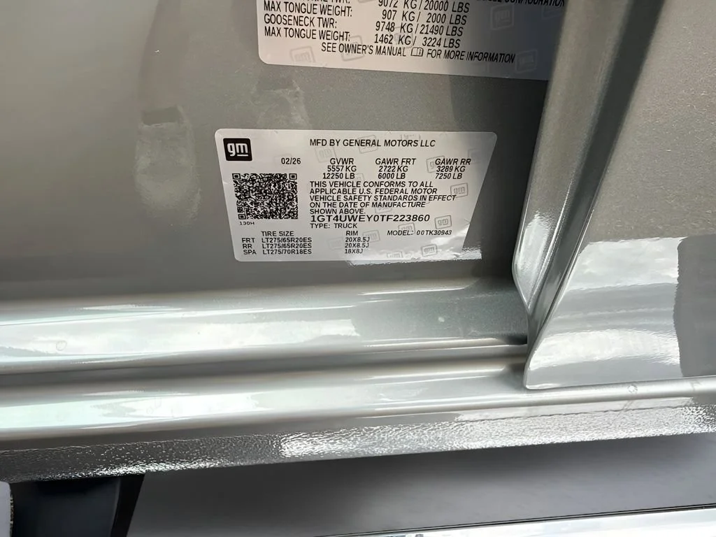 Used 2026 Sterling Metallic GMC Denali image 33