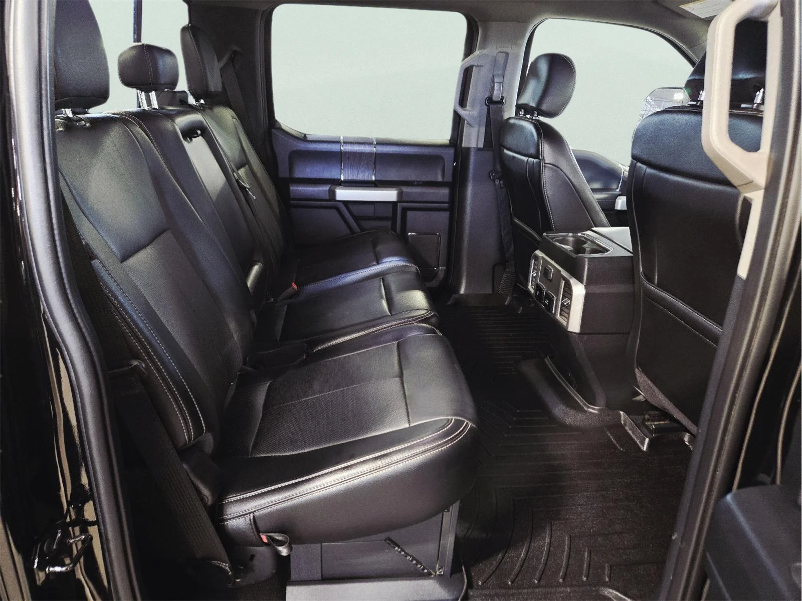 Used 2020 Agate Black Ford Lariat image 38