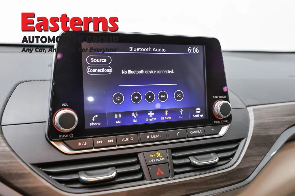 Used 2023 Red Nissan 2.5 SV image 19