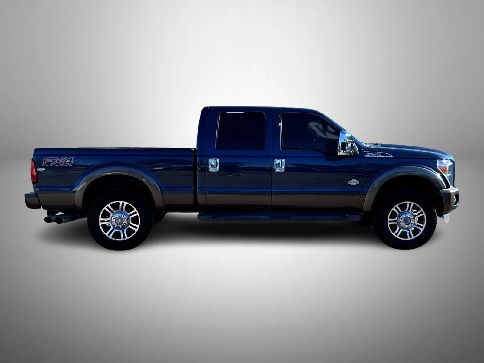 Used 2016 Blue Ford King Ranch image 4
