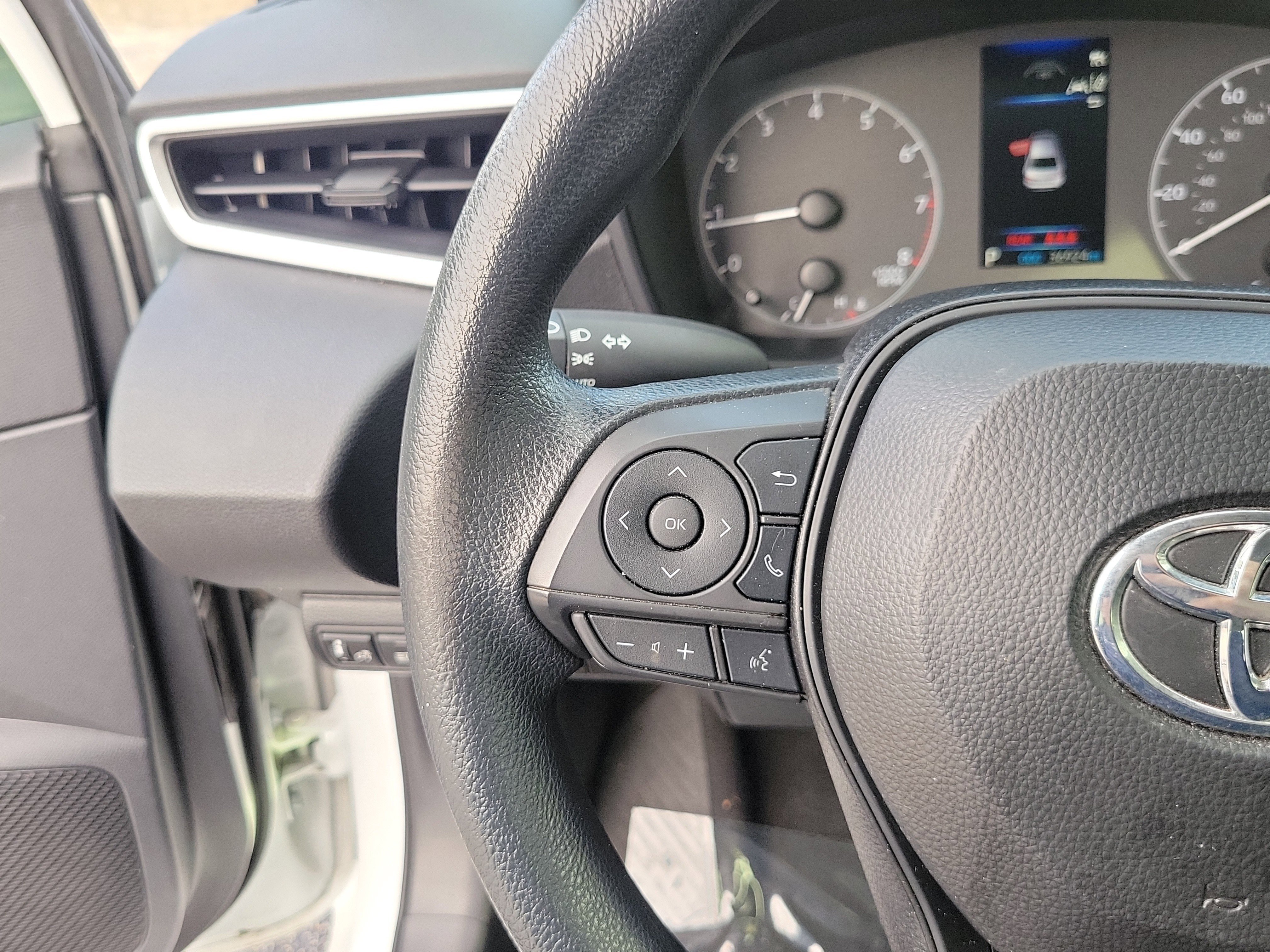 Used 2024 Ice Toyota LE image 14